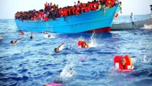 وفاة 18 مهاجرًا إثر غرق مركب هجرة غير شرعية قبالة سواحل تركيا