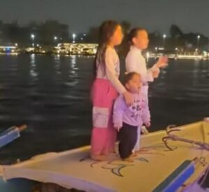 معرضة حياتهم للخطر.. حقيقة ترك سيدة أطفالها الثلاثة بمركب في نهر النيل