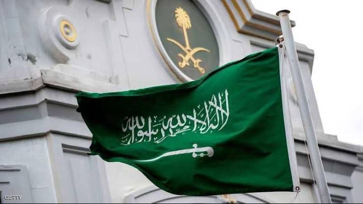 إعلان عاجل من السعودية يخص زوار المملكة أصحاب التأشيرات المنتهية
