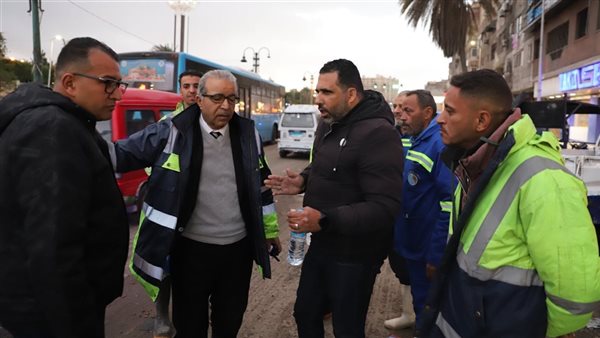 هبوط جزئي بطريق الإسكندرية – مطروح وفرض كردون أمني حفاظًا على سلامة المواطنين