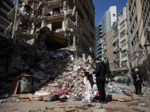 وقوع 4 شهداء في غارة لجيش الاحتلال الإسرائيلى على مبنى في بلدة زفتا جنوب لبنان