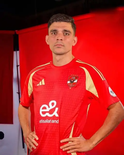 الأهلي يضع أشرف بن شرقي تحت التقييم لتحديد مصيره بالبقاء او الرحيل عن النادي نهاية هذا الموسم