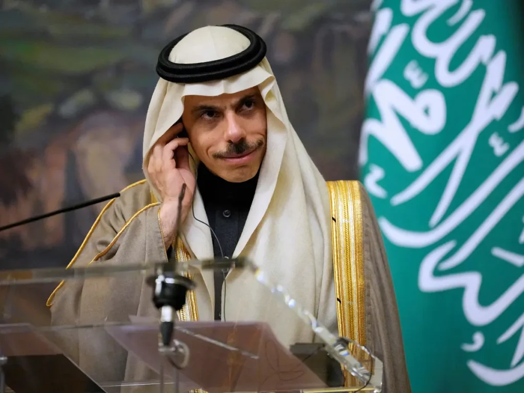 وزير الخارجية السعودي يتواصل مع نظيره الكويتي للبحث عن مستجدات الوضع الإقليمي في المنطقة