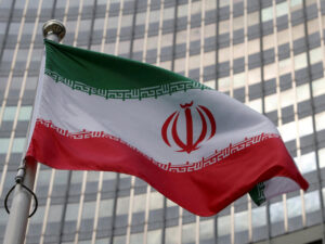 إيران تحذر من الاقتراب لمضيق هرمز دون التنسيق معها اولًا .. معتبرة أي تدخل أمريكي انتهاكًا لوقف إطلاق النار
