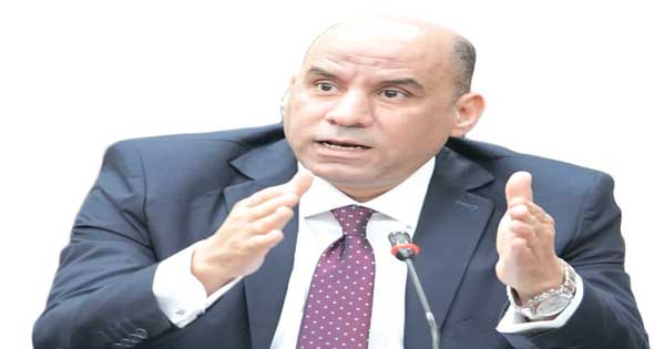 وزير العمل يُصدر قرارًا بتشكيل وحدة مركزية لتيسير أعمال المستثمرين