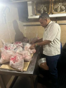 الحملات التفتيشية للطب البيطري ببورسعيد تتحفظ علي 325 كجم من لحوم الخنزير المجمدة داخل إحدى الثلاجات بنطاق حي الزهور