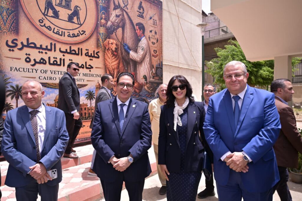 رئيس جامعة القاهرة يفتتح وحدة التشخيص الجزيئي للأمراض بكلية الطب البيطري