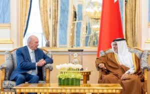 العاهل البحريني يلتقي برئيس مجلس الأعيان الأردني لبحث التطورات الجديدة للوضع الجاري في المنطقة