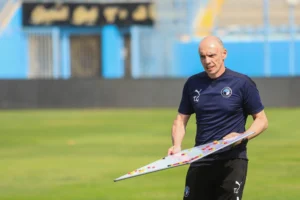 مدرب نادي بيراميدز ! وفاة المدرب ولاعب الوسط السابق تاكيس جونياس عن عمر ناهز 54 عامًا