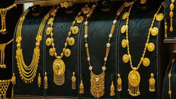 اعرف عيار 21 بكام؟.. أسعار الذهب في مصر اليوم الاثنين 1 يونيو