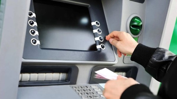 بعد انتهاء إجازة عيد الأضحى..الحد الأقصى للسحب النقدي اليومي من البنوك وATM