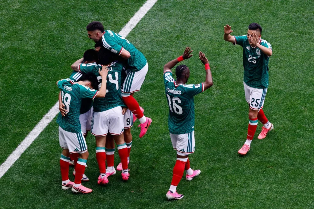 المكسيك تفوز علي الإكوادور وتتأهل لدور الـ16 من بطولة كأس العالم 2026