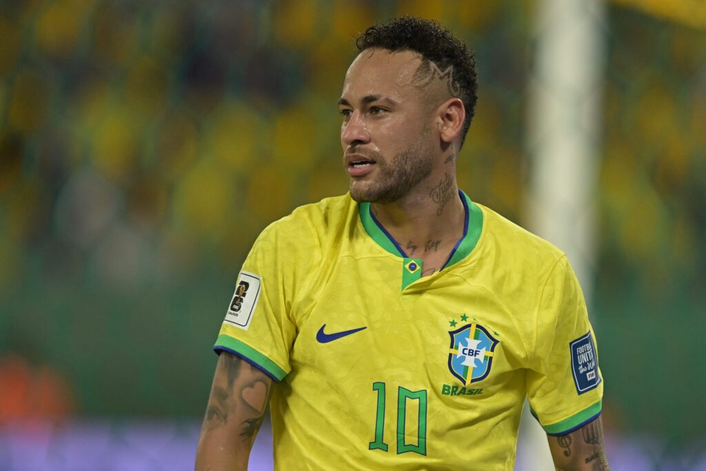 نجم البرازيل نيمار يقرر إعتزال اللعب دوليًا بعد وداع كأس العالم 2026