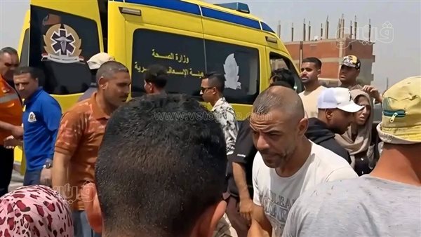 إصابة 12 شخصا إثر انقلاب سيارة ميكروباص بالشرقية