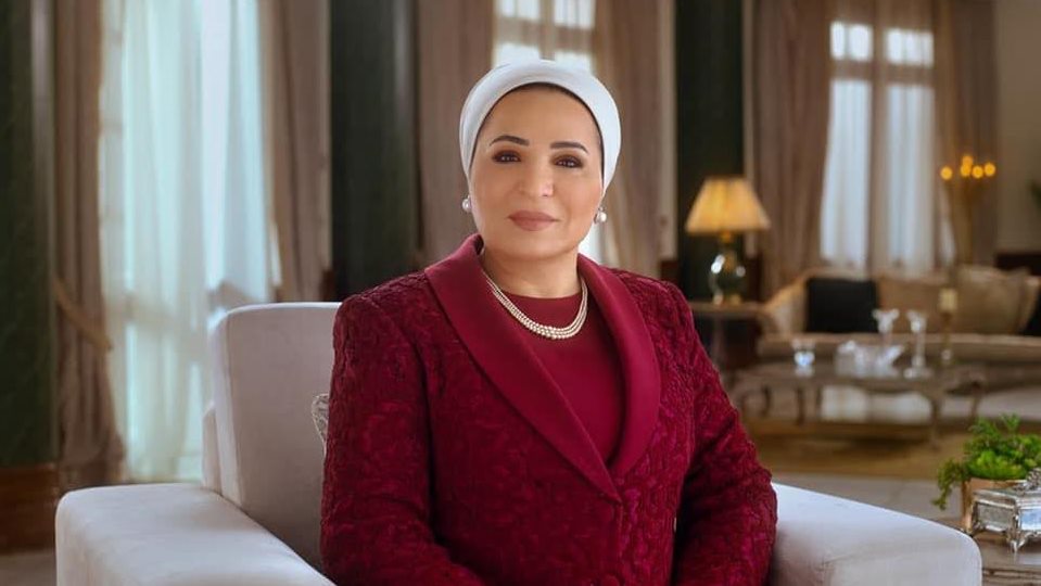 السيدة الأولي تهنئ الشعب المصرى بمناسبة ذكرى ثورة 30 يونيو
