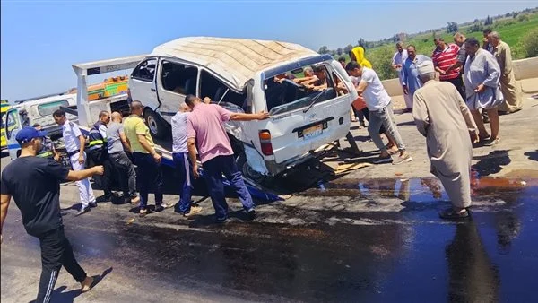 إصابة 10 أشخاص في تصادم سيارة ملاكي بميكروباص على طريق كفر الشيخ المحلة