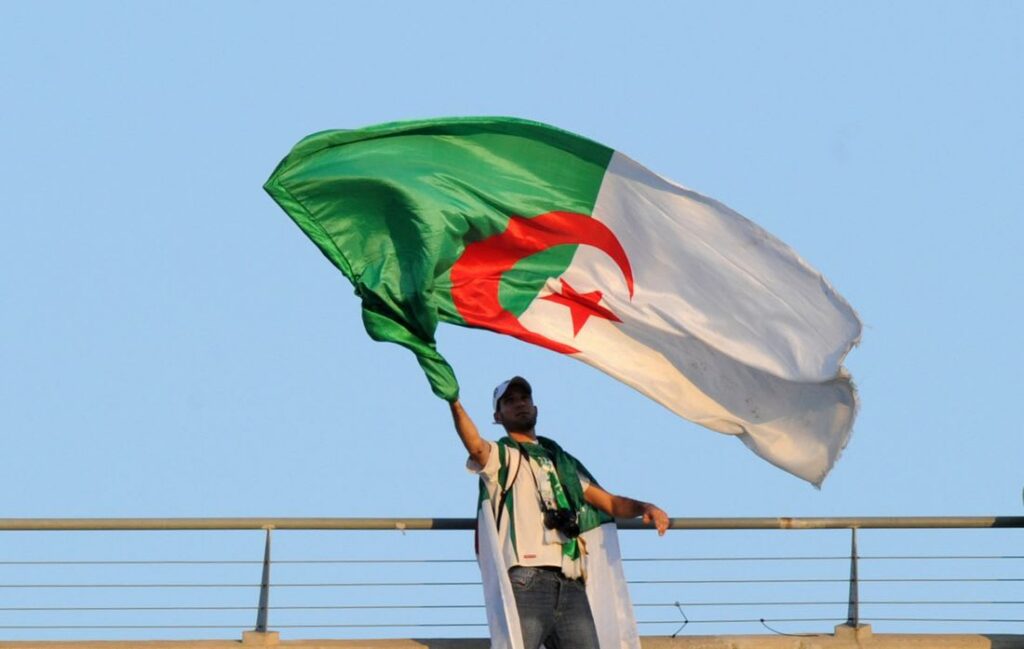 جـزائـر الشّمـوخ .. وبـقـايـا الـدفـتـر