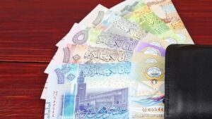 تعرف علي سعر الدينار الكويتي مقابل الجنيه اليوم 4/7/2026 في عدد من البنوك المصرية ؟