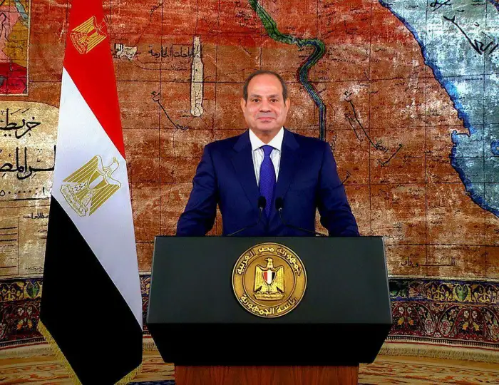 الرئيس السيسي يصدر اليوم توجيهات عاجلة بشأن صناعات الرمال السوداء.. تفاصيل