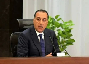 رئيس الوزراء يشهد مراسم تسليم وتسلم رئاسة الهيئة العامة للمنطقة الاقتصادية لقناة السويس