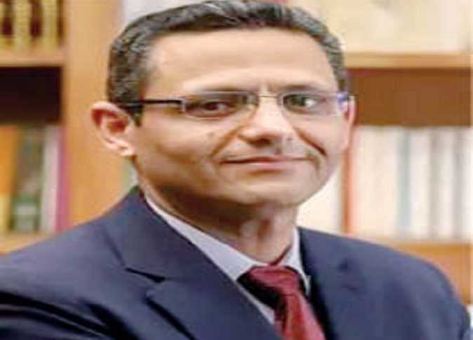 نقيب الصحفيين يتقدم بـ10 بلاغات للنائب العام ضد مؤسسات وكيانات وهمية تنتحل صفة الصحافة