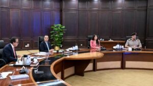 رئيس الوزراء يستعرض مقترح مشروعي المدينتين الطبيتين بالعاصمة الجديدة والعلمين