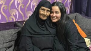 إخلاء سبيل والدة إبراهيم شيكا على ذمة اتهام أرملته لها بالسب والتشهير