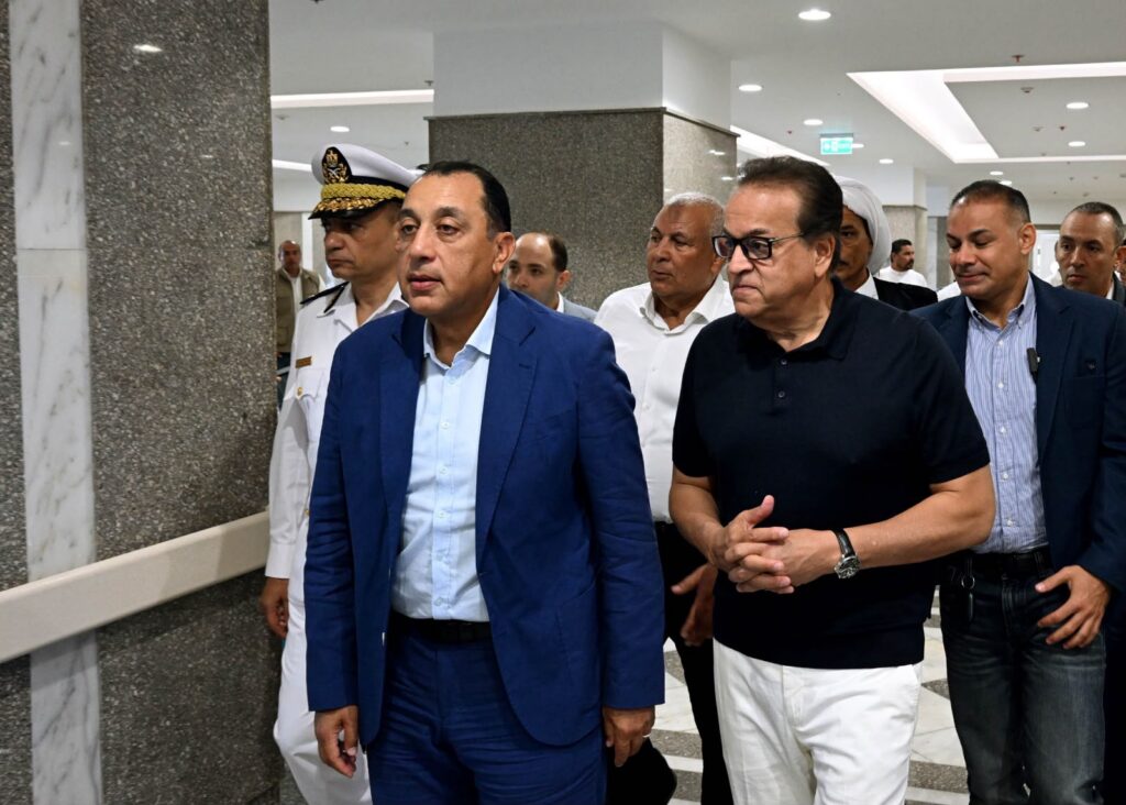 رئيس الوزراء يتفقد أعمال تطوير ورفع كفاءة مستشفى رأس الحكمة المركزي بمطروح