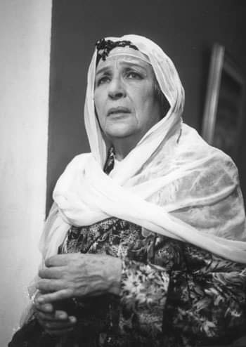 أشهر أم في السينما المصرية .. اليوم هو ذكري رحيل الفنانة الكبيرة أمينة رزق
