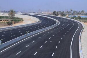 مصر ضمن المراتب العشر الأولى عالمياً في "مؤشر جودة الطرق" بحلول عام 2030