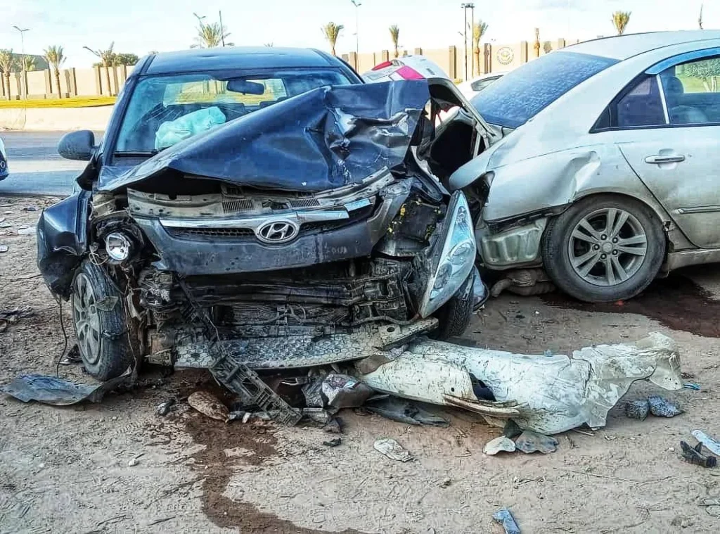 مصرع شخصين وإصابة 11 آخرين إثر حادث تصادم سيارتين ملاكي وميكروباص بطريق زفتي ـ المحلة الكبري