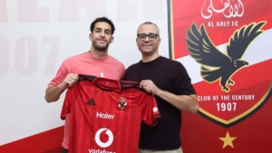 مصطفي شوبير يغلق ملف العروض الخارجية في الوقت الحالي بعد تجديد تعاقده مع القلعة الحمراء