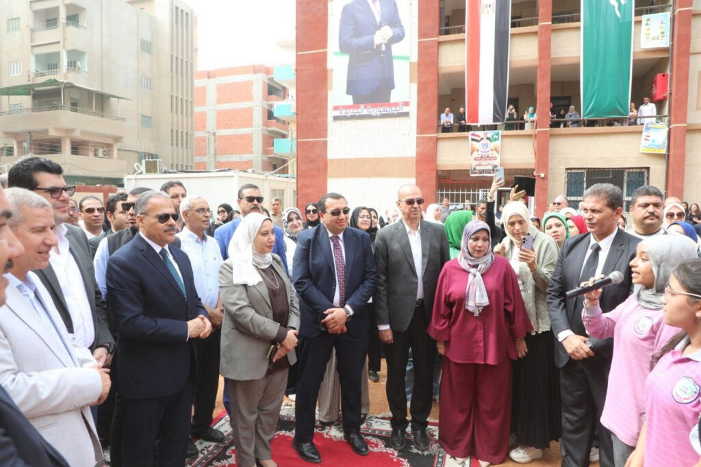 بتكلفة 28.1 مليون جنيه.. محافظ الشرقية يفتتح مدرسة الشهيد شريف طلعت الرسمية للغات