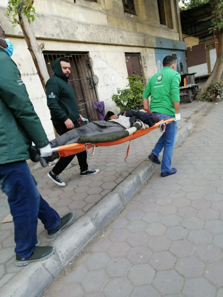 التضامن تنقذ مسن بلا مأوى بالمنصورة وتنقله إلى دار للرعاية