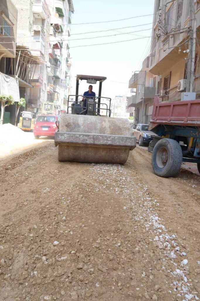 محافظ الغربية يتابع بشكل يومي معدلات تنفيذ أعمال مشروع تطوير ورصف شارع الجلاء بالمحلة الكبري