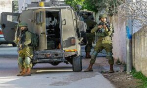 قوات الاحتلال الإسرائيلي تعتقل ثمانية فلسطينيين من بينهم المحرر ابراهيم علاء عمر والشاب كريم أمجد أبو حفيظة