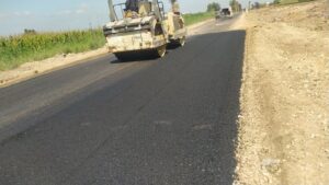 استكمال حملة تطوير ورصف طريق “قطورـ محلة روح” ضمن مبادرة حياة كريمة