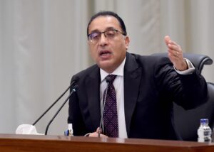 قراران جديدان من رئيس الوزراء بشأن نزع ملكية عقار لمشروع تعليمي.. وتوفير أراضٍ للقطار الكهربائي السريع
