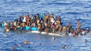 إنقاذ 54 مهاجرًا غير شرعي قبالة سواحل مطروح