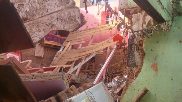 إصابة 4 أشخاص في واقعة انهيار سقف منزل بـ سوق اللبن بالمحلة الكبرى