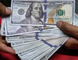 آخر تحديث.. الدولار ينهي تعاملات اليوم في البنوك على ارتفاع كبير أعلى مستوى في تاريخه