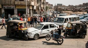 إغتصاب سيارة في وضح النهار الجناة في الشوارع والضحايا في الخردة والشهود خلف الكاميرات