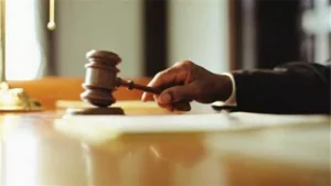 اليوم .. نظر محاكمة رجل أعمال وثلاثة موظفين بتهمة الرشوة بهدف تسريب معلومات وأسرار متعلقة بطعن منظور أمام إحدى دوائر المحكمة