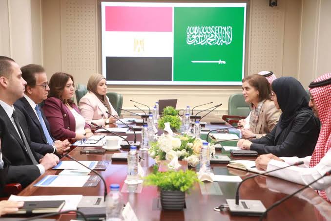 وزير الصحة والسكان يستقبل المدير الإقليمي لمنظمة الصحة العالمية لشرق المتوسط لبحث عمق العلاقات بين مصر والمملكة العربية السعودية