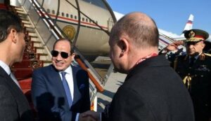 الرئيس السيسي يصل إلى موسكو للمشاركة في أعمال القمة الروسية – الإفريقية الثالثة